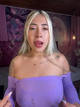 ManuelaVeeleez online show from July 5, 3:23 am