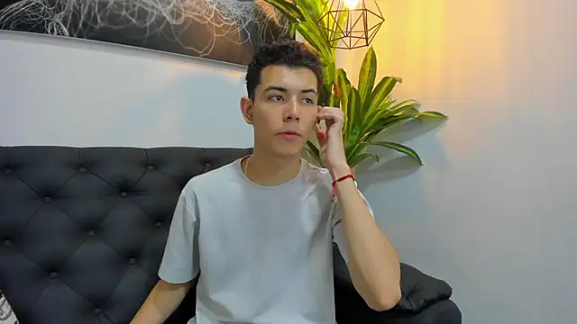 nicocrown online show from March 13, 8:26 pm