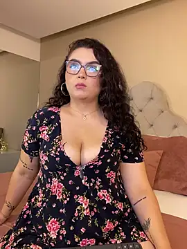 Snapshot of AlmaraRouge chatting on July 31, 8:19 pm AlmaraRouge online show from July 31, 8:19 pm