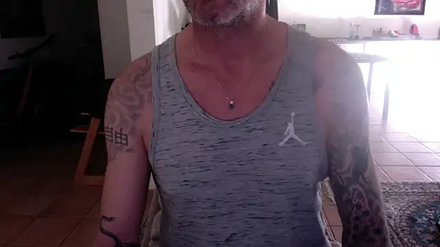Snapshot of love_save_the_world chatting on May 26, 3:41 pm love save the world online show from May 26, 3:41 pm