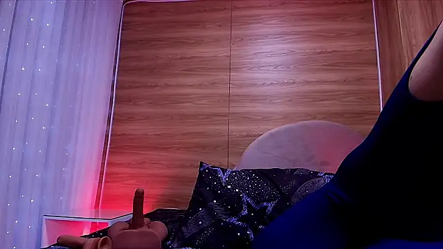 kiara lp online show from July 18, 3:11 am