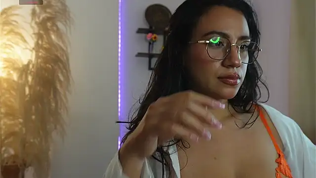 Snapshot of ally_muller chatting on March 11, 6:47 pm ally muller online show from March 11, 6:47 pm