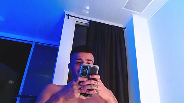 Snapshot of Bad_Boy_Carter69 chatting on May 16, 3:03 am Bad Boy Carter69 online show from May 16, 3:03 am