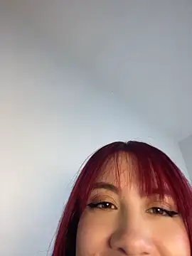 Snapshot of Alee23__ chatting on June 4, 11:00 pm Alee23 online show from June 4, 11:00 pm