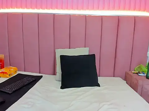 Snapshot of queenstarhy chatting on July 29, 9:13 pm queenstarhy online show from July 29, 9:13 pm