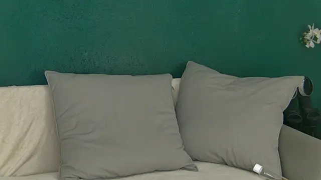 Snapshot of SkinnyNatty chatting on July 11, 3:53 am SkinnyNatty online show from July 11, 3:53 am