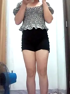 Snapshot of Bondgirl_9 chatting on June 4, 5:30 pm Bondgirl 9 online show from June 4, 5:30 pm