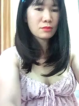 Snapshot of Bondgirl_9 chatting on June 16, 7:11 am Bondgirl 9 online show from June 16, 7:11 am