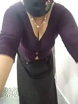 Snapshot of Star--Girl chatting on May 18, 12:29 am Star--Girl online show from May 18, 12:29 am