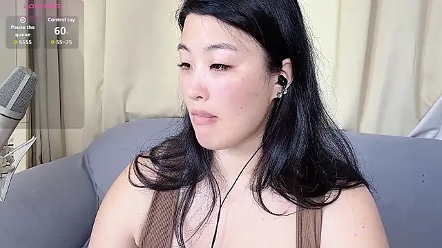 Tavie1744 online show from May 14, 11:44 pm