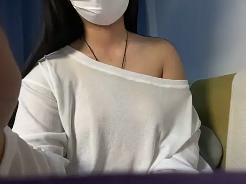 Snapshot of Titi-005 chatting on May 10, 1:16 pm Titi-005 online show from May 10, 1:16 pm