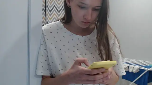 Snapshot of Olivia_Swann chatting on March 20, 8:46 pm Olivia Swann online show from March 20, 8:46 pm