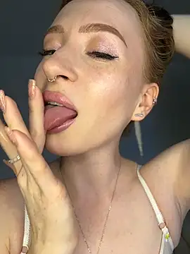 Little Candy 18 online show from July 24, 5:16 am