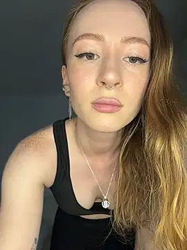 Little Candy 18 online show from July 30, 5:06 am