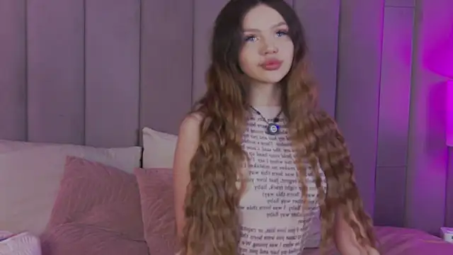 MelanieSutton online show from May 14, 3:35 am