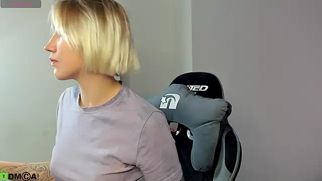 Snapshot of Ellish_Hill chatting on March 11, 12:49 am Ellish Hill online show from March 11, 12:49 am