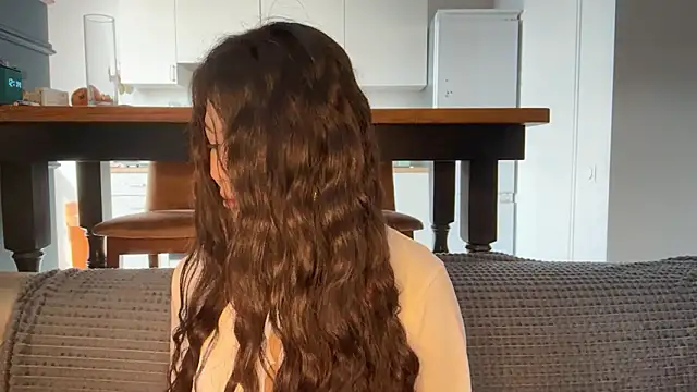 YukiLian online show from March 20, 9:14 am