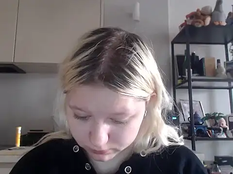 Snapshot of LenaSecret19 chatting on June 17, 5:54 am LenaSecret19 online show from June 17, 5:54 am
