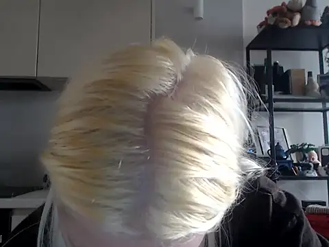 Snapshot of LenaSecret19 chatting on July 7, 7:23 am LenaSecret19 online show from July 7, 7:23 am