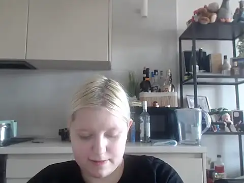 Snapshot of LenaSecret19 chatting on July 28, 11:17 am LenaSecret19 online show from July 28, 11:17 am