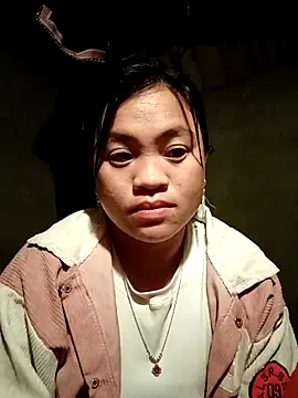 Snapshot of Mayxinh_love chatting on March 15, 11:00 pm Mayxinh love online show from March 15, 11:00 pm