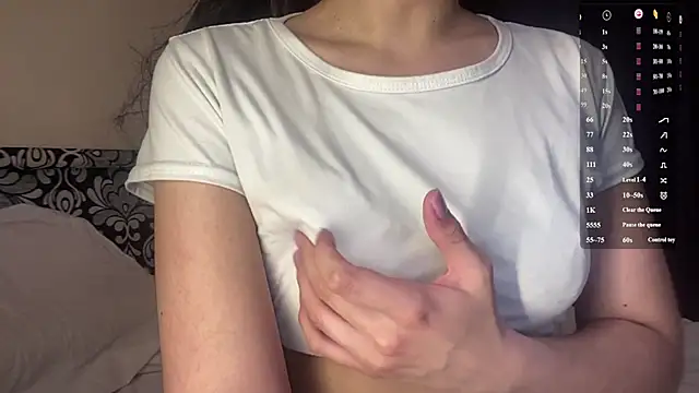 Snapshot of Selena_blom chatting on June 18, 10:09 am Selena blom online show from June 18, 10:09 am