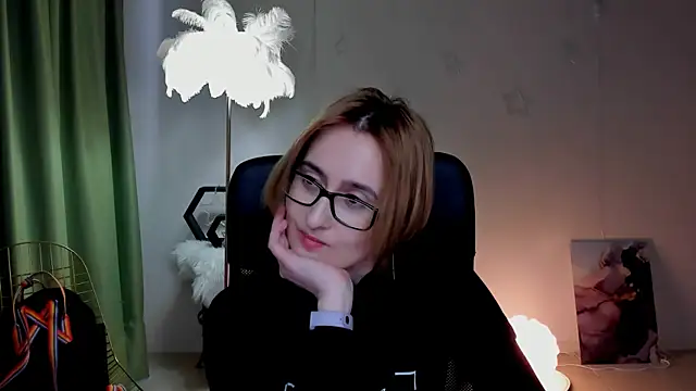 LixeLuna online show from March 11, 12:11 pm