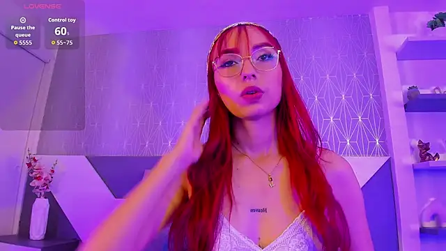 Snapshot of Ashleey_Vega chatting on May 21, 1:18 pm Ashleey Vega online show from May 21, 1:18 pm