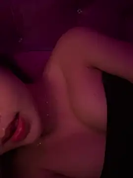 hot-cumplay online show from May 4, 4:30 am