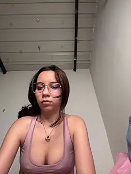 Nicole Cute04 online show from May 4, 3:46 am