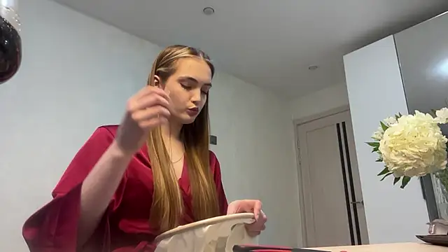 Angela Rosssee online show from March 12, 1:39 pm