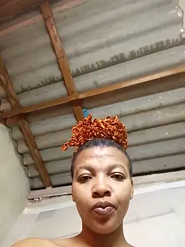 Snapshot of LOLOAVEE chatting on June 11, 8:12 am LOLOAVEE online show from June 11, 8:12 am