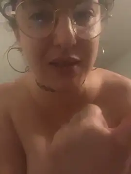 Xlilli69X online show from May 28, 12:41 am