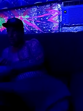 Snapshot of drednasty chatting on May 7, 10:59 pm drednasty online show from May 7, 10:59 pm