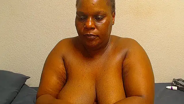 Busty42DDZA online show from May 1, 4:17 am