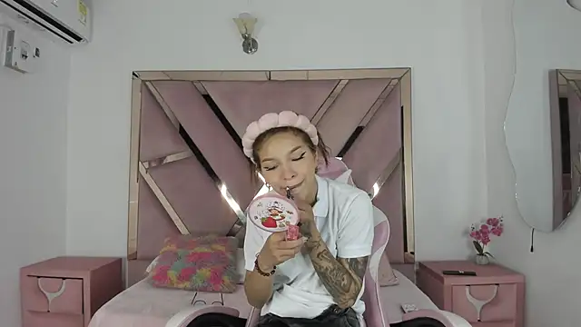 Angell cherryht online show from May 25, 8:04 pm