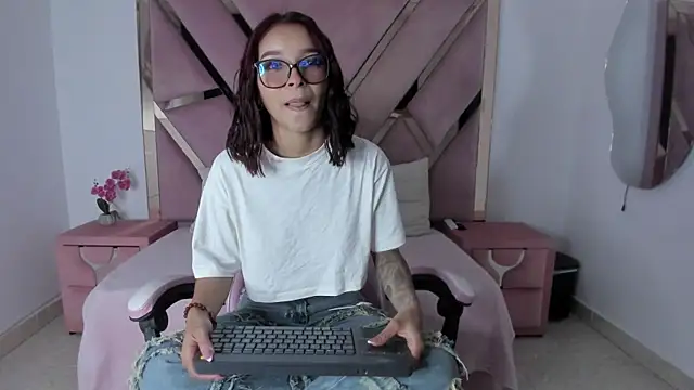 Angell cherryht online show from July 14, 8:36 pm