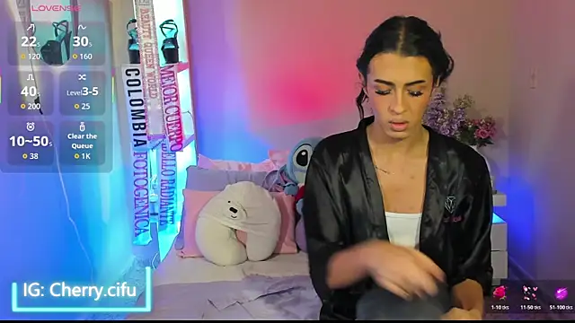 Snapshot of CherrySeraphine1 chatting on June 8, 9:04 pm CherrySeraphine1 online show from June 8, 9:04 pm