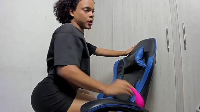 valeriahustooon online show from March 6, 11:12 pm