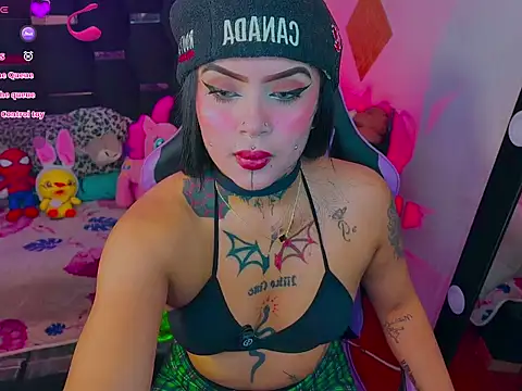 LauriInk1 online show from May 31, 2:20 am