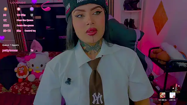 LauriInk1 online show from June 28, 9:32 pm