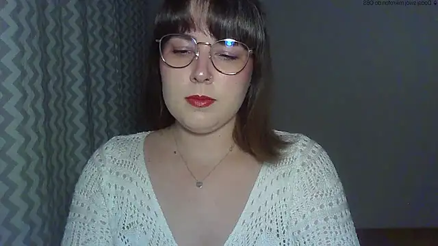 Snapshot of ClaraHard chatting on May 6, 6:35 pm ClaraHard online show from May 6, 6:35 pm