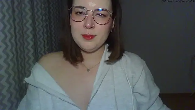 Snapshot of ClaraHard chatting on May 8, 8:25 pm ClaraHard online show from May 8, 8:25 pm