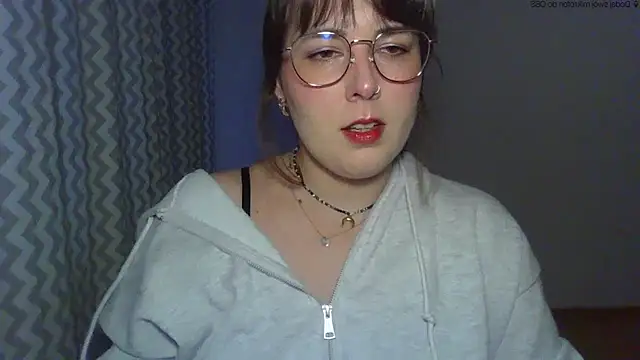 Snapshot of ClaraHard chatting on May 11, 5:32 pm ClaraHard online show from May 11, 5:32 pm