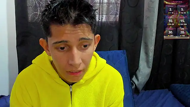 Snapshot of gomitaboy1 chatting on May 12, 6:27 pm gomitaboy1 online show from May 12, 6:27 pm