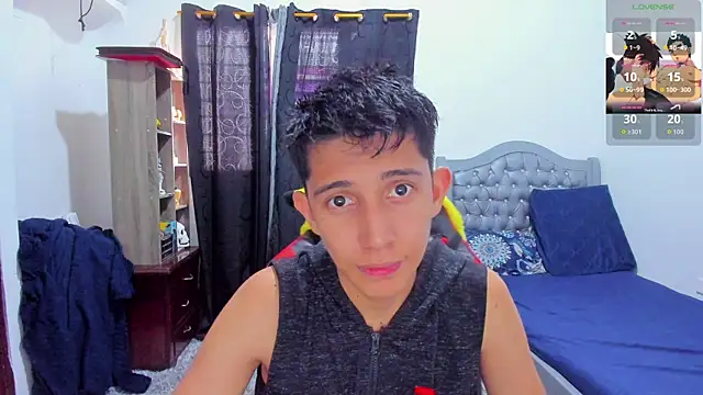 Snapshot of gomitaboy1 chatting on May 14, 6:47 pm gomitaboy1 online show from May 14, 6:47 pm