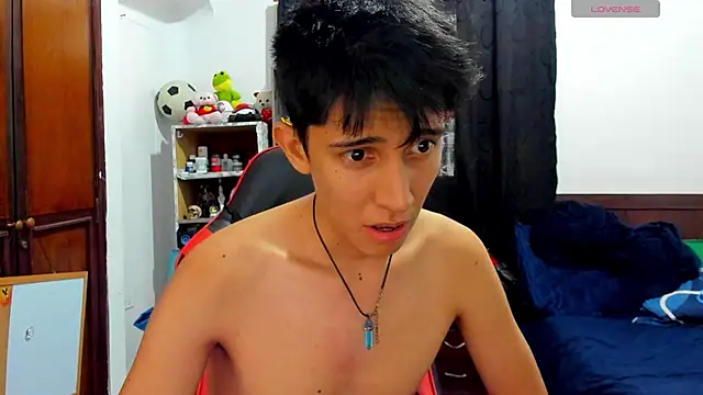 Snapshot of gomitaboy1 chatting on July 23, 5:22 pm gomitaboy1 online show from July 23, 5:22 pm