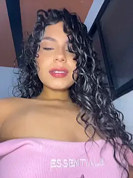 Snapshot of AmeliaAndersson chatting on May 29, 9:35 pm AmeliaAndersson online show from May 29, 9:35 pm