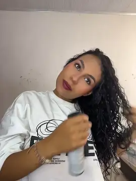 Snapshot of AmeliaAndersson chatting on July 9, 2:43 pm AmeliaAndersson online show from July 9, 2:43 pm