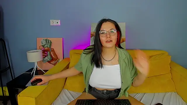 Sara Spans online show from March 7, 1:24 am